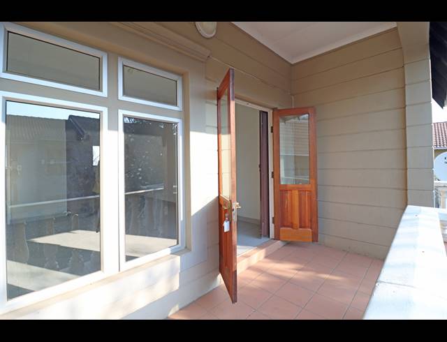 2 BEDROOM APARTMENT FOR SALE IN MONTGOMERY PARK